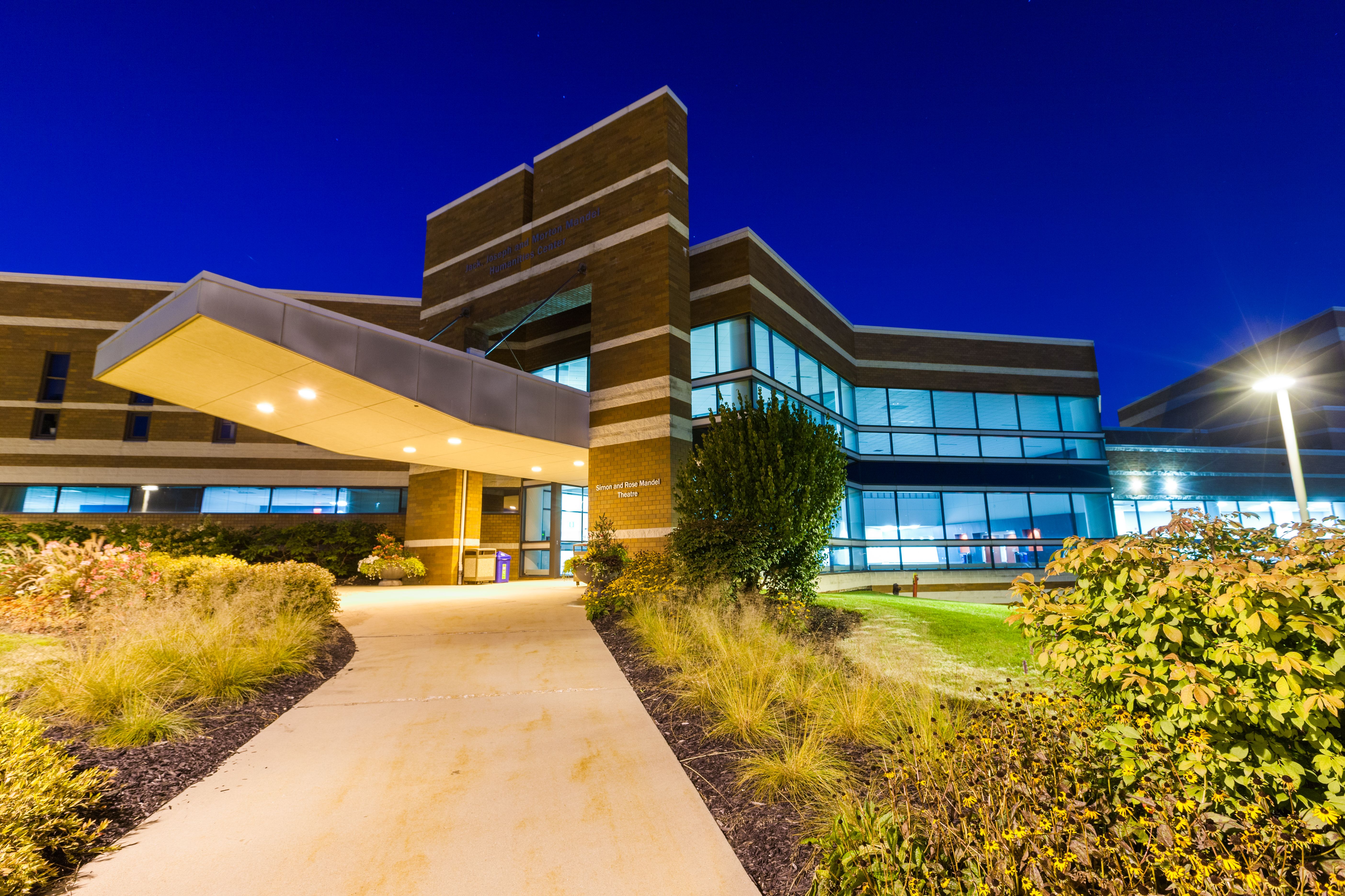 WtNIMvjY Mandel Center Exterior